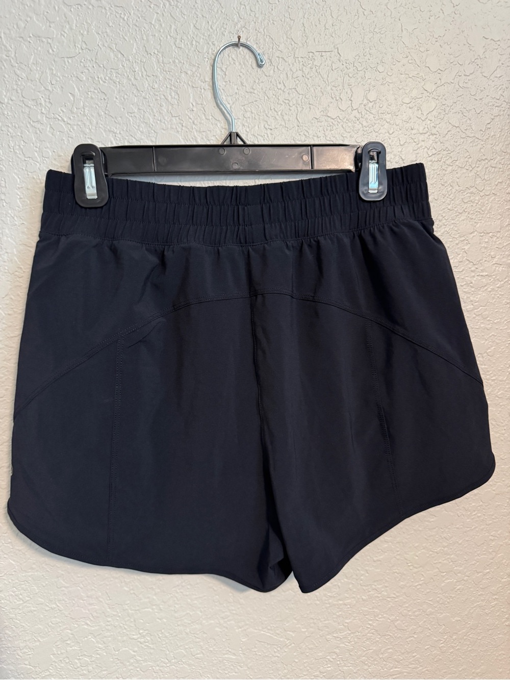CRZ YOGA Feathery-Fit Soft Pocket High Rise Shorts 3" - Picture 6 of 8